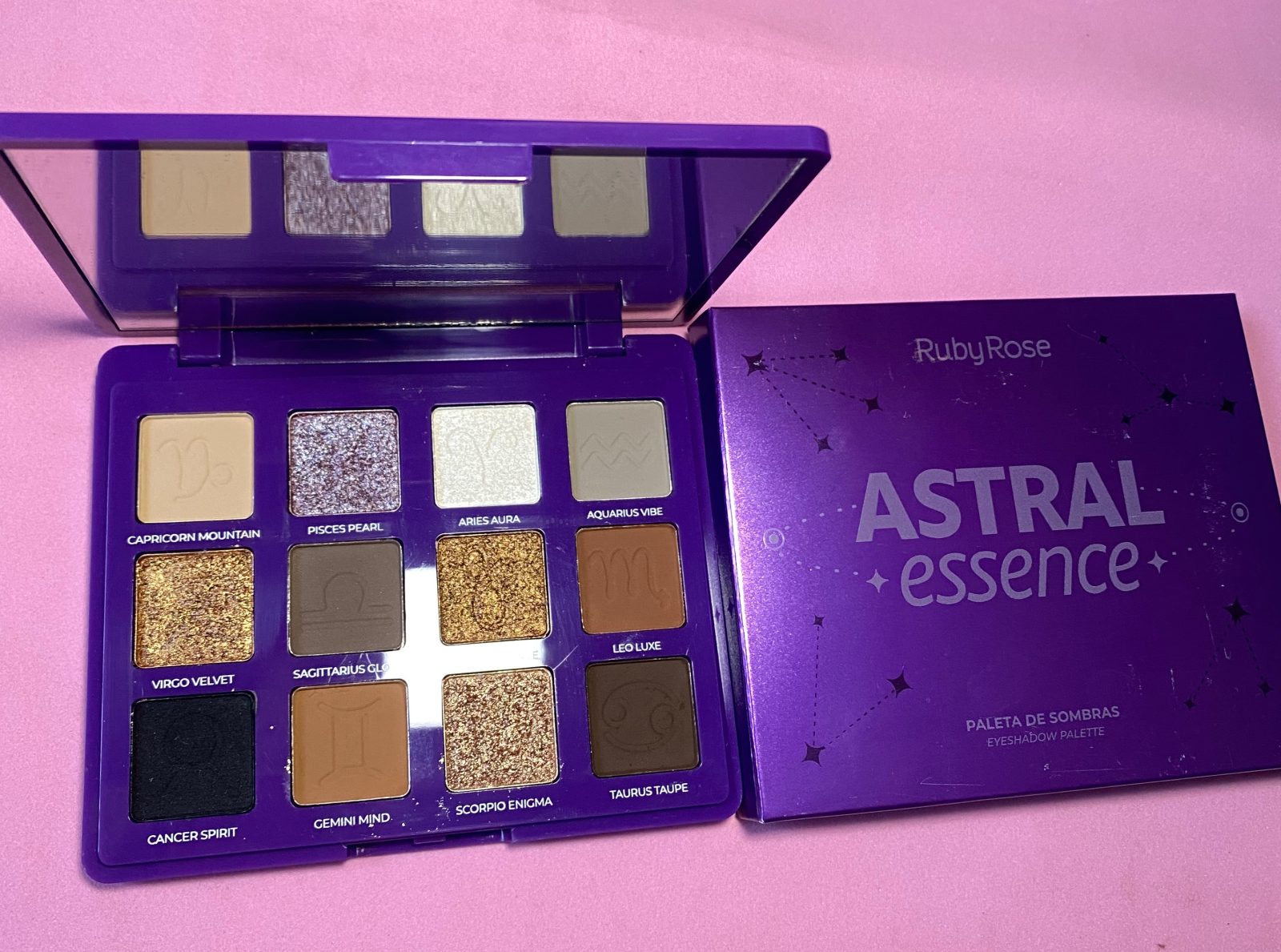 Paleta de Sombras Astral Essence 