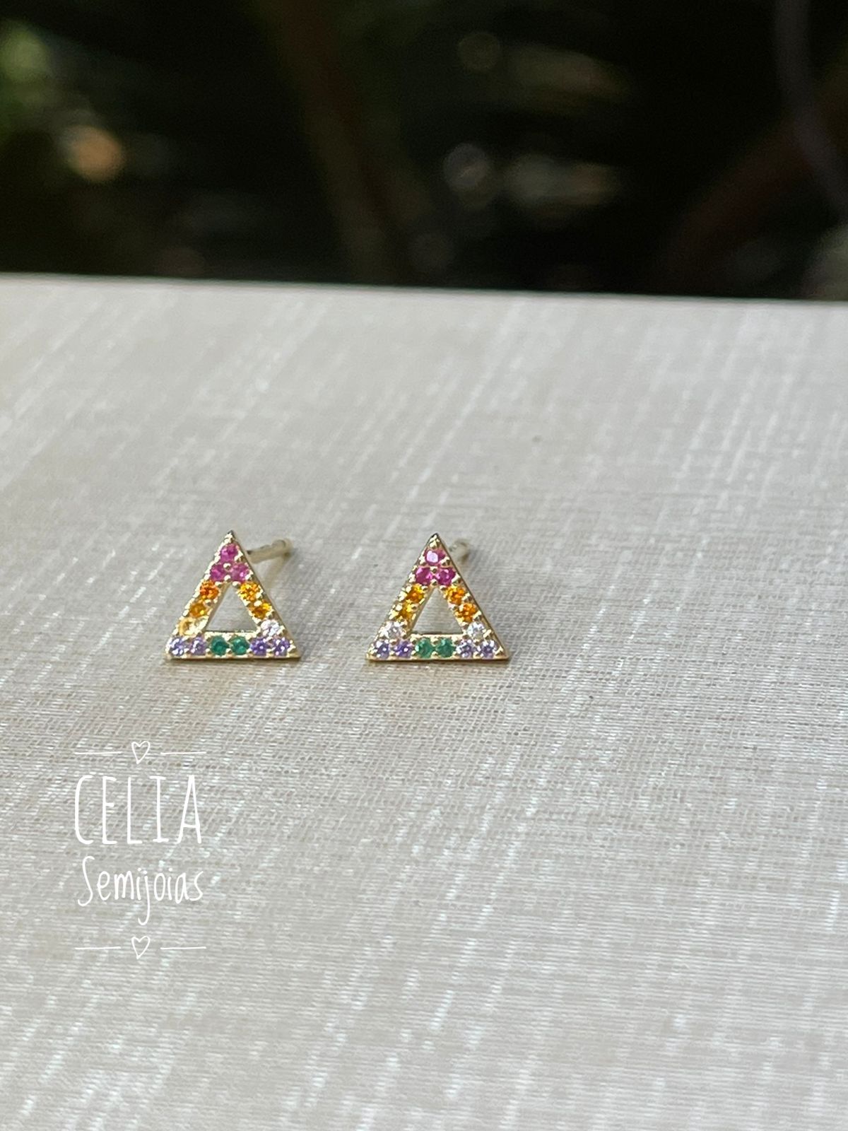 BRINCO TRIANGULO COLORIDO –  TARRAXA