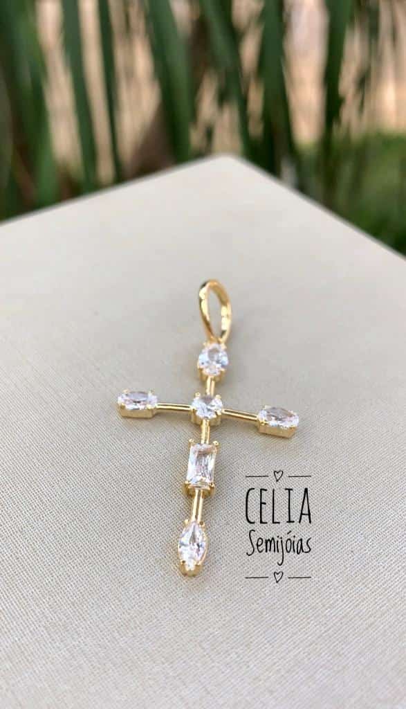 MEDALHA CRUCIFIXO BRANCO