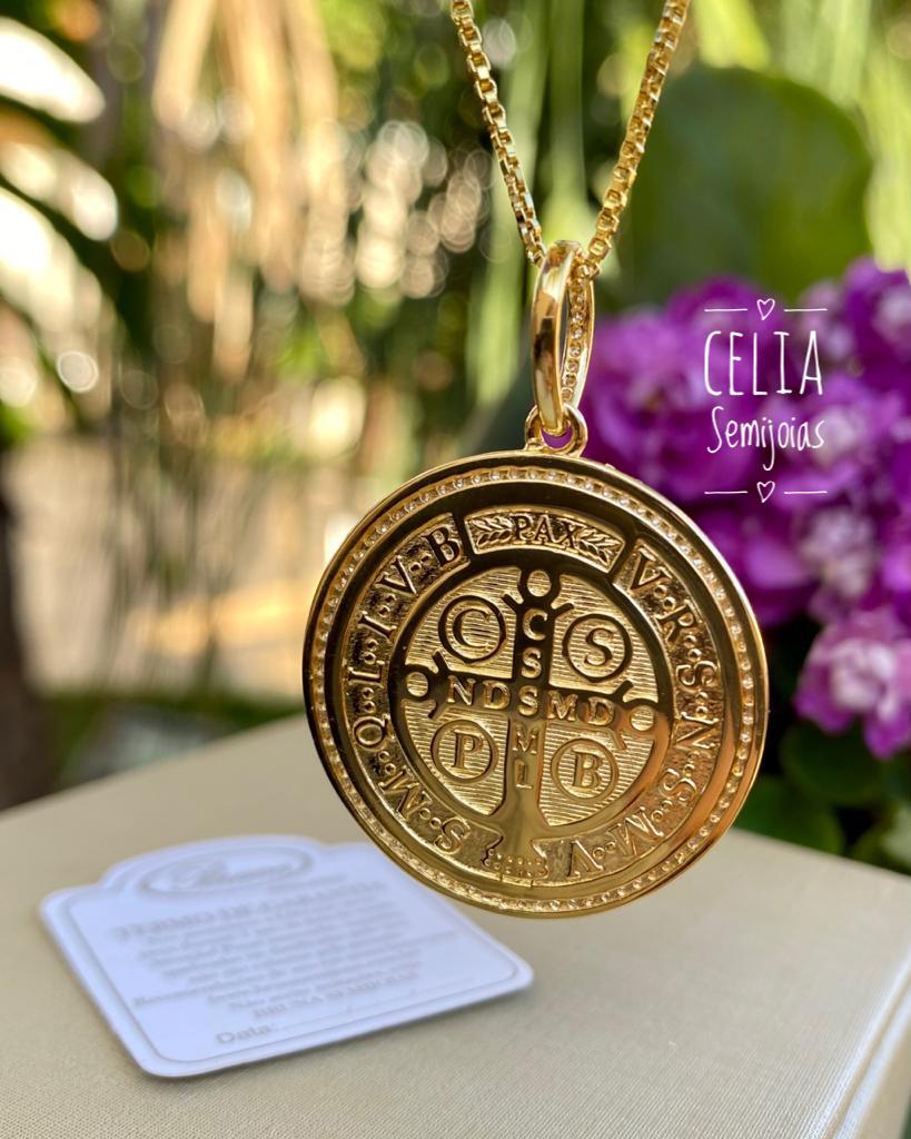 MEDALHA SAO BENTO EM PE COM ZIRCONIAS – GRANDE
