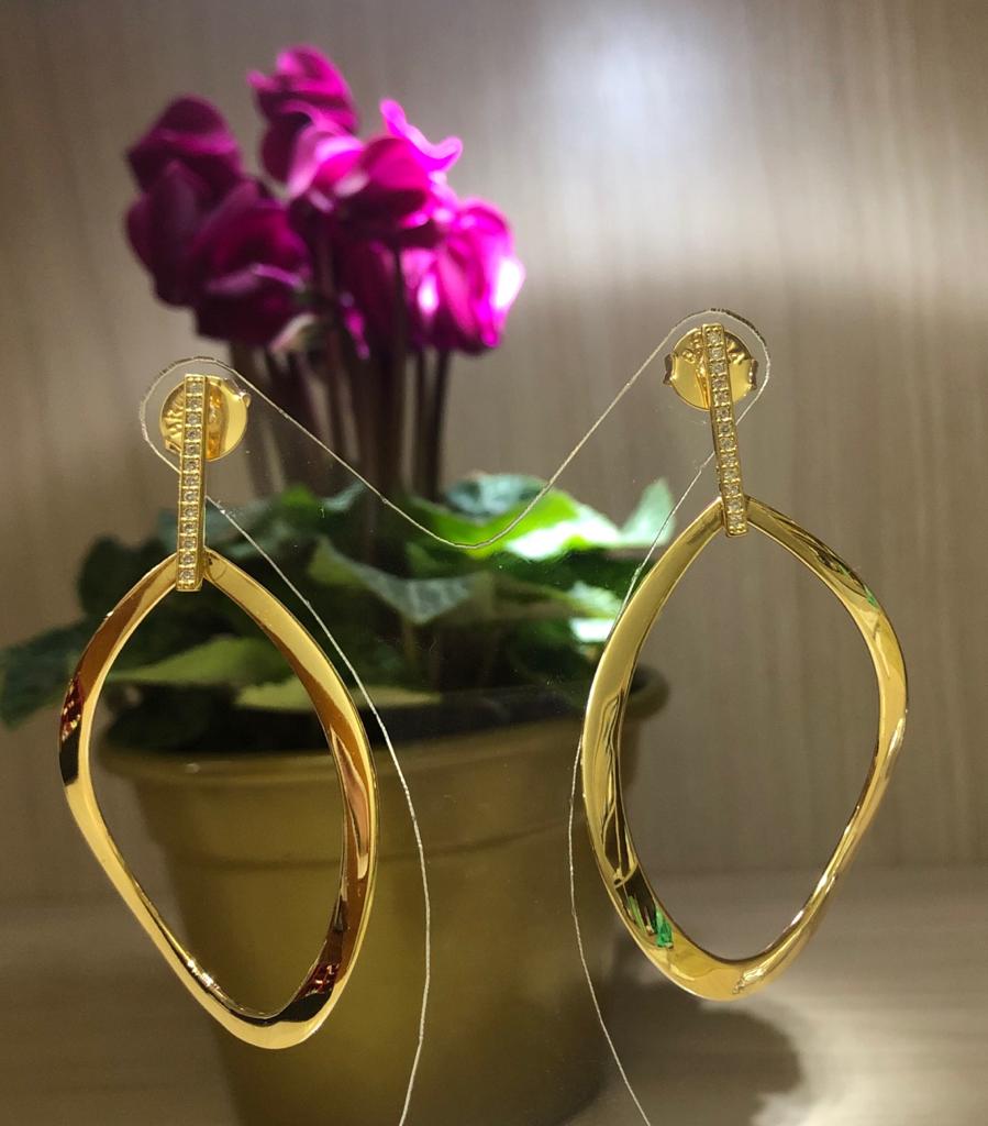 BRINCO BASE DE ZIRCONIAS E GOTA LISA